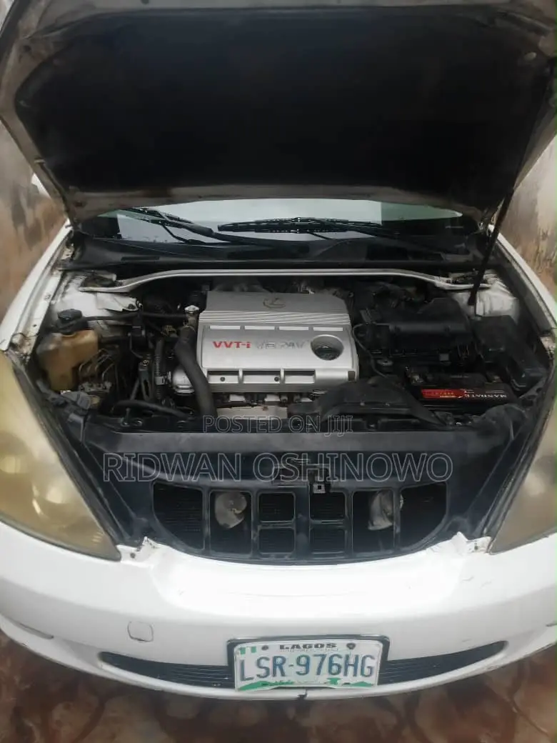 Lexus ES 330 Sedan 2004 White