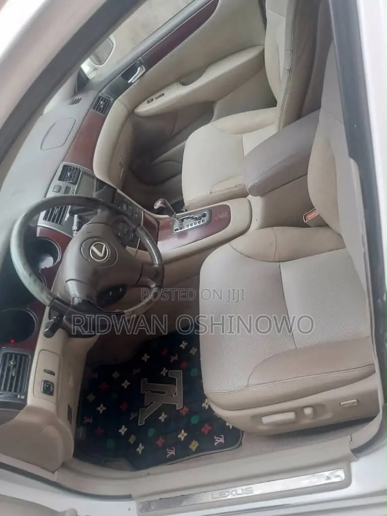 Lexus ES 330 Sedan 2004 White