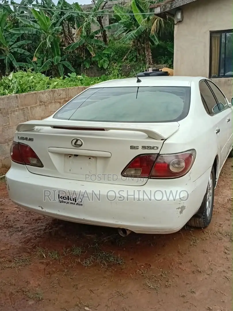 Lexus ES 330 Sedan 2004 White