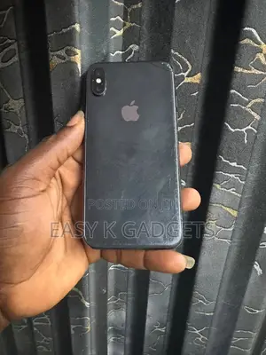Apple iPhone X 64 GB Red