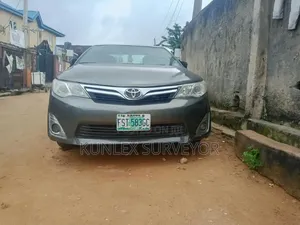 Toyota Camry XLE V6 4dr Sedan (3.5L 6cyl 6A) 2012 Gray