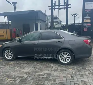 Toyota Camry LE 4dr Sedan (2.5L 4cyl 6A) 2013 Gray