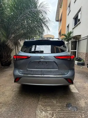 Toyota Highlander Platinum AWD 2020 Blue