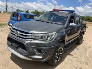 Toyota Hilux 2015 Gray
