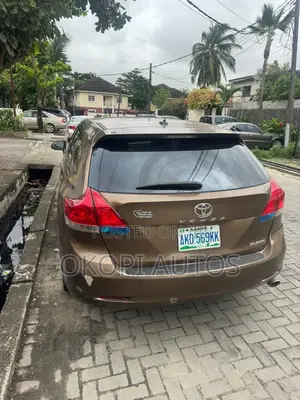 Toyota Venza 2012 Brown