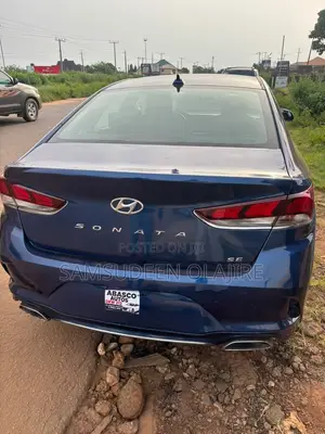 Hyundai Sonata SE 2019 Blue