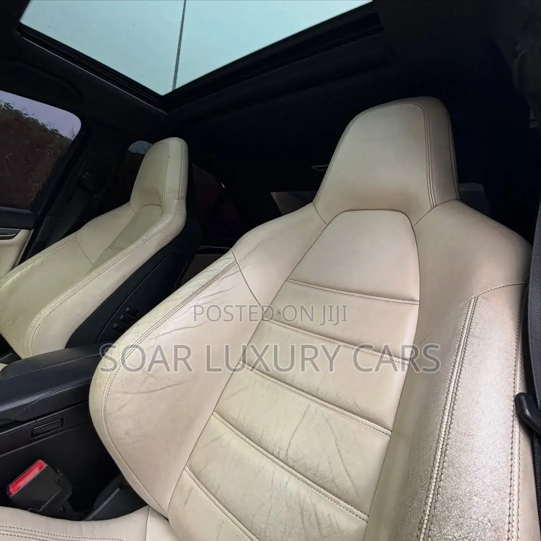 Mercedes-Benz C63 2013 White