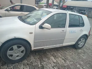 Volkswagen Golf 2004 White