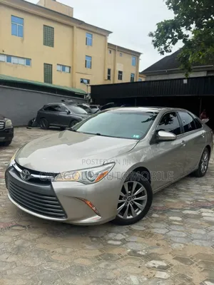 Toyota Camry XLE 4dr Sedan (2.5L 4cyl 6A) 2015 Gray