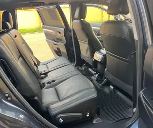 Toyota Highlander XLE 4x2 V6 (3.5L 6cyl 8A) 2017 Black
