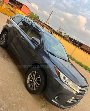 Toyota Highlander XLE 4x2 V6 (3.5L 6cyl 8A) 2017 Black