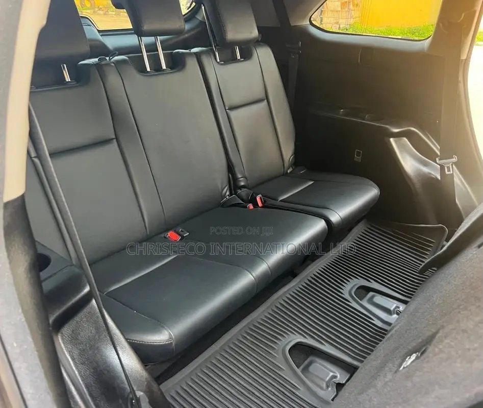 Toyota Highlander XLE 4x2 V6 (3.5L 6cyl 8A) 2017 Black