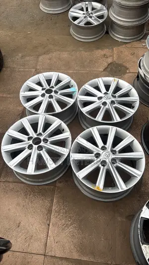 2013 Toyota Camry OEM Rim 17