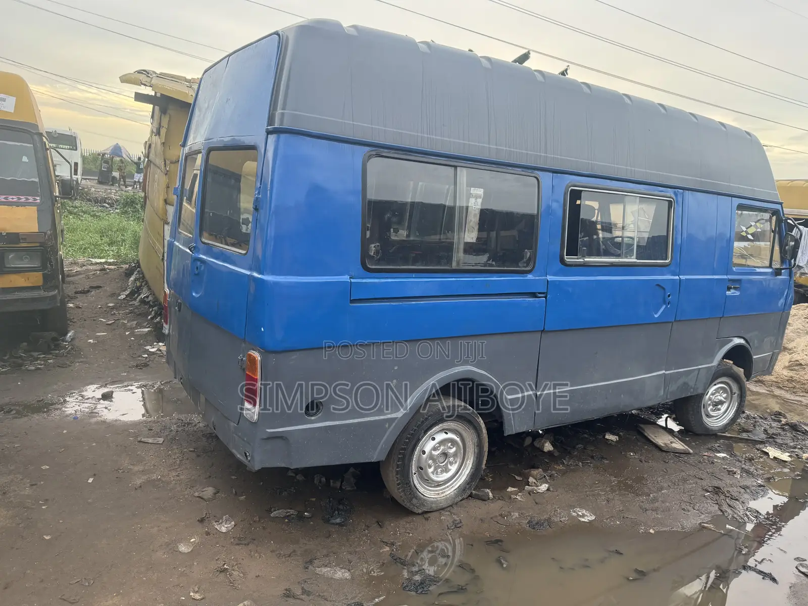 Volkswagen LT 2000 Blue