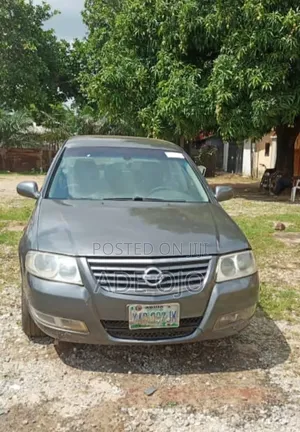 Nissan Sunny 2010 Silver