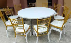 Foldable Round Banquet Table by 10 Seaters