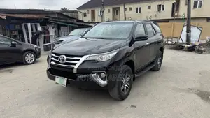 Toyota Fortuner 2018 Black