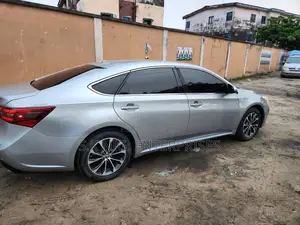 Toyota Avalon Limited FWD Sedan (3.6L 6cyl 6A) 2016 Silver