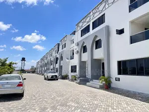 4bdrm Duplex in Lekki for rent