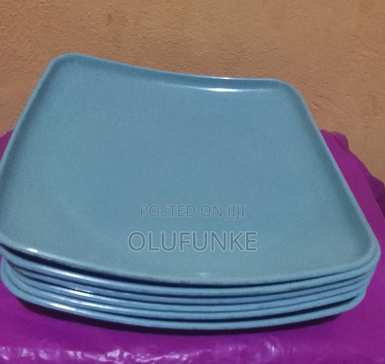 6 Pieces Square Flat Plates , Unbreakable .