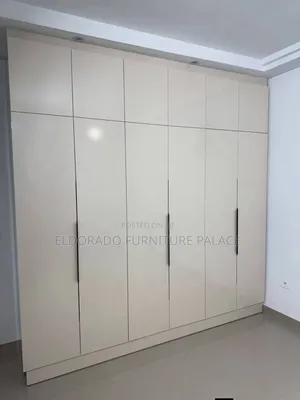 Inbuilt Wooden Wardrobe With Upper Unit