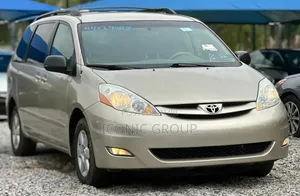 Toyota Sienna 2007 Gold