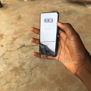 Samsung Galaxy S10e 128 GB Black
