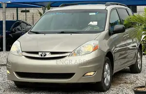 Toyota Sienna 2007 Gold