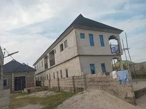 7bdrm Block of Flats in Green Haven Estate, Ado / Ajah for sale