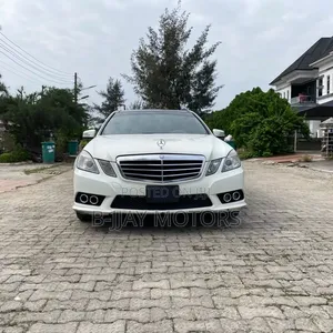 Mercedes-Benz E350 Base 4Matic Sedan AWD (3.5L 6cyl 7A) 2011 White