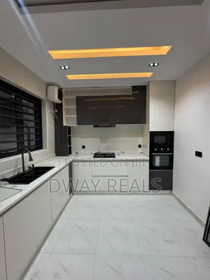 3bdrm Apartment in Lekki Phase 1 for rent