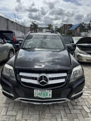 Mercedes-Benz GLK-Class Base GLK 350 4dr AWD 4MATIC (3.5L 6cyl 7A) 2015
