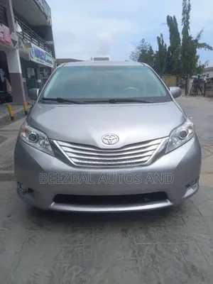Toyota Sienna LE AWD 7-Passenger 2013 Gray