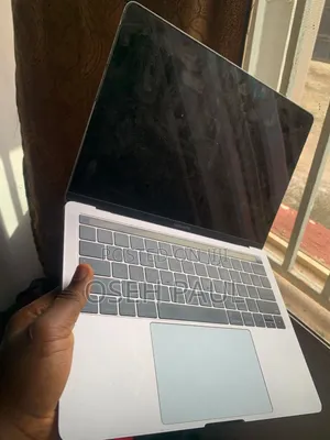 Laptop Apple MacBook Pro 2016 16GB Intel Core i7 SSD 1T