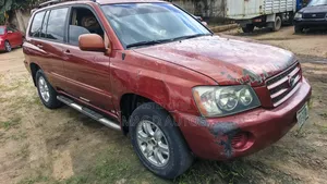 Toyota Highlander Base FWD 2002 Brown