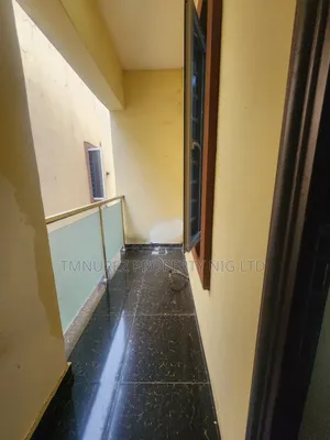 Mini Flat in Chevron for rent
