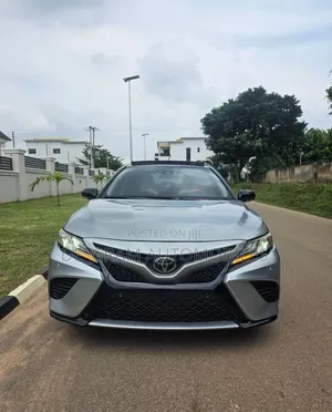 Toyota Camry XSE V6 (3.5L V6 8A) 2019 Gray