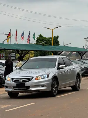 Honda Accord 2012 Silver
