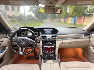Mercedes-Benz E350 2014 Blue