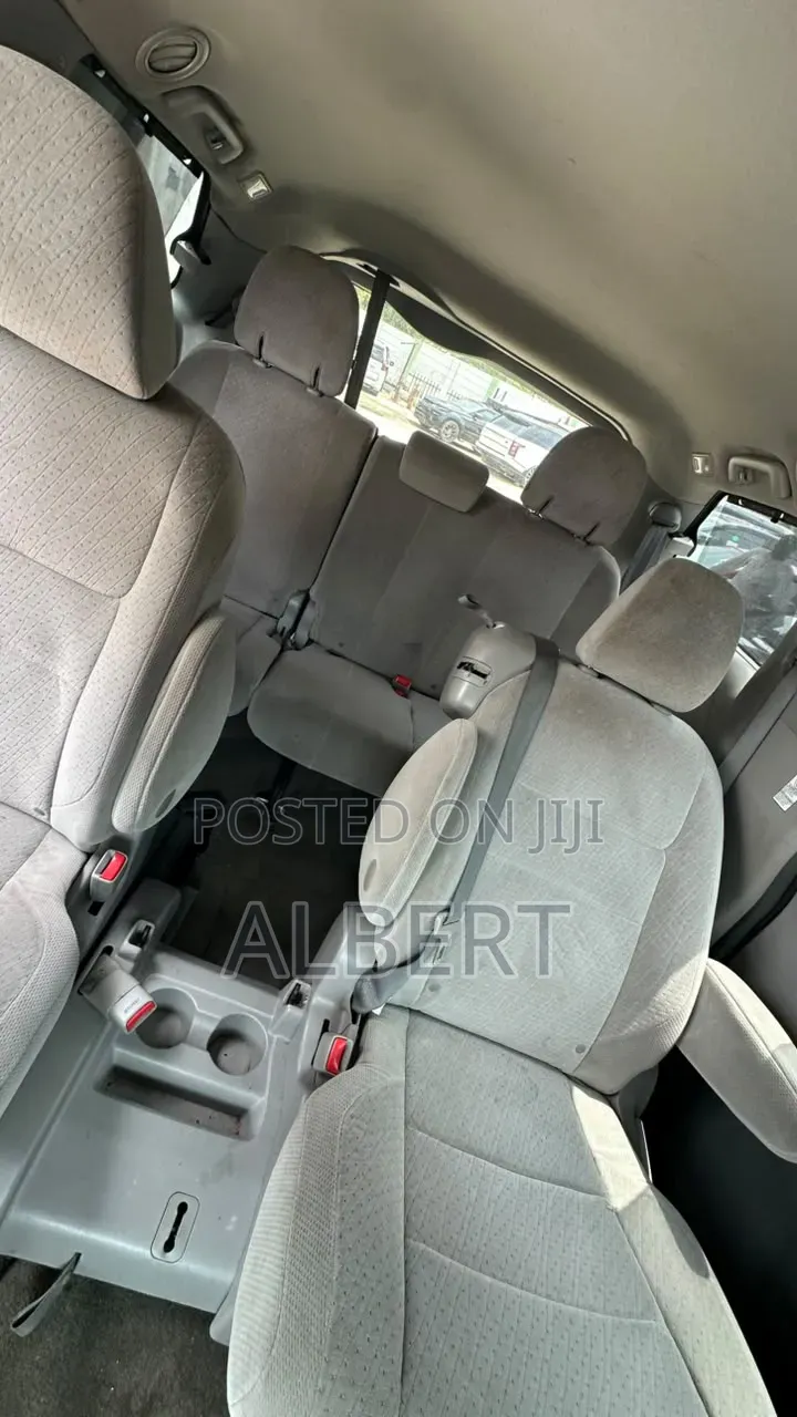 Toyota Sienna 2015 Silver