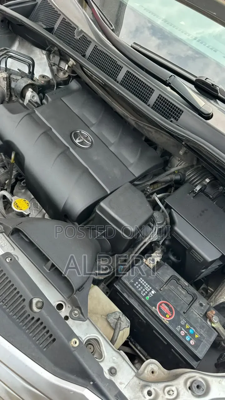 Toyota Sienna 2015 Silver