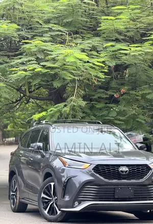 Toyota Highlander XSE 2022 Gray