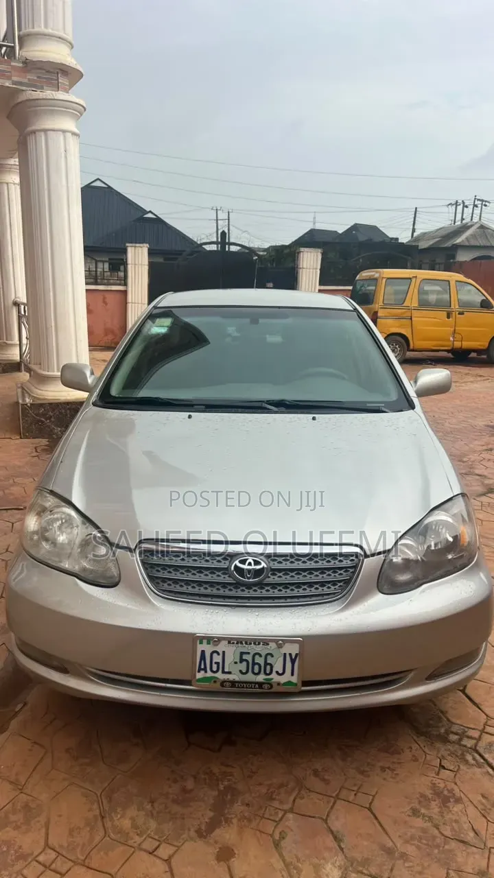 Toyota Corolla 2005 Silver