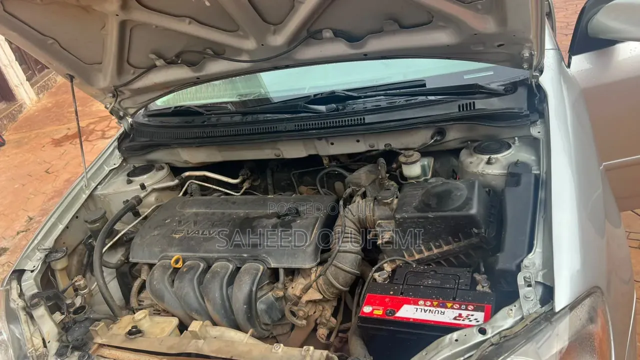 Toyota Corolla 2005 Silver