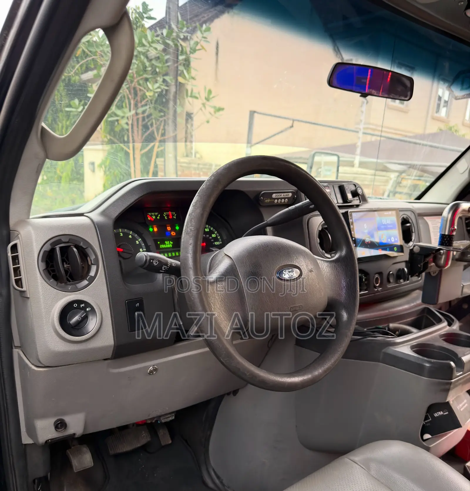 Ford E-350 2014 Black