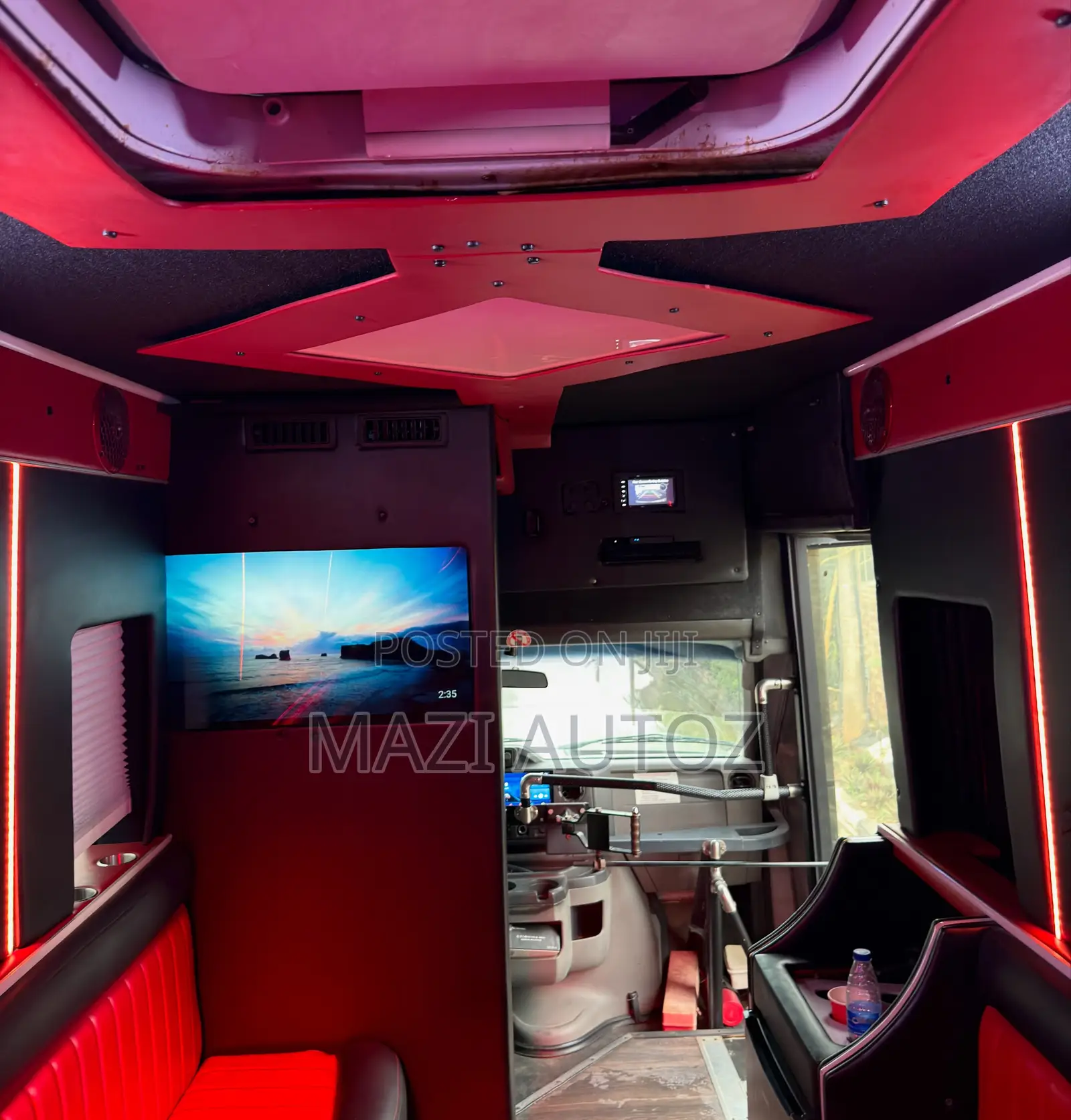 Ford E-350 2014 Black