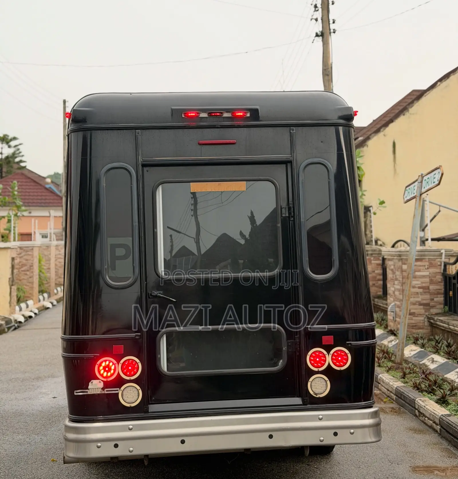 Ford E-350 2014 Black