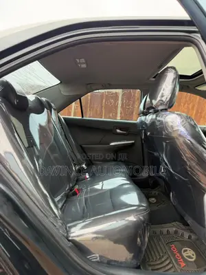 Toyota Camry SE 4dr Sedan (2.5L 4cyl 6A) 2014
