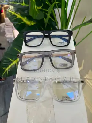 Smart Eyewear: Photochromic, Blue Light Blocking & UV Protection!