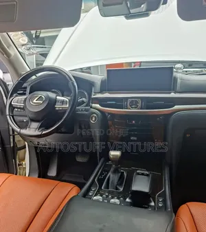 Lexus LX 570 AWD 2020 White